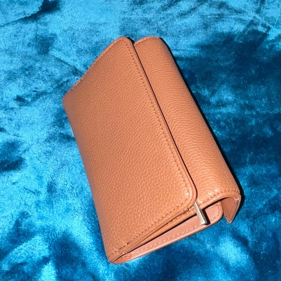 Bee Tote with wallet purchased at Accessorize in London - Picture 7 of 7